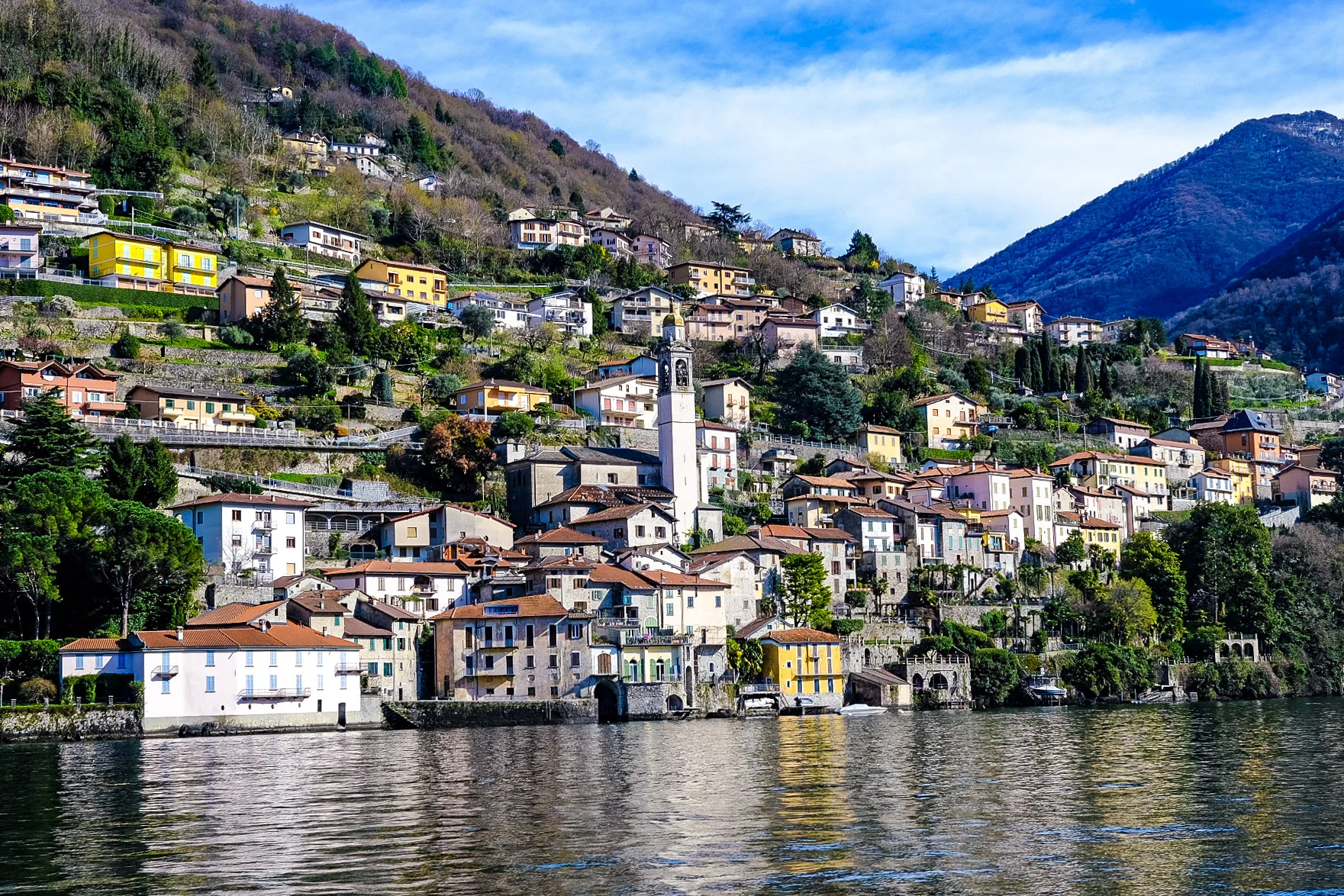 Tour Privato in Barca sul Lago di Como: 6 Ore di Puro Lusso