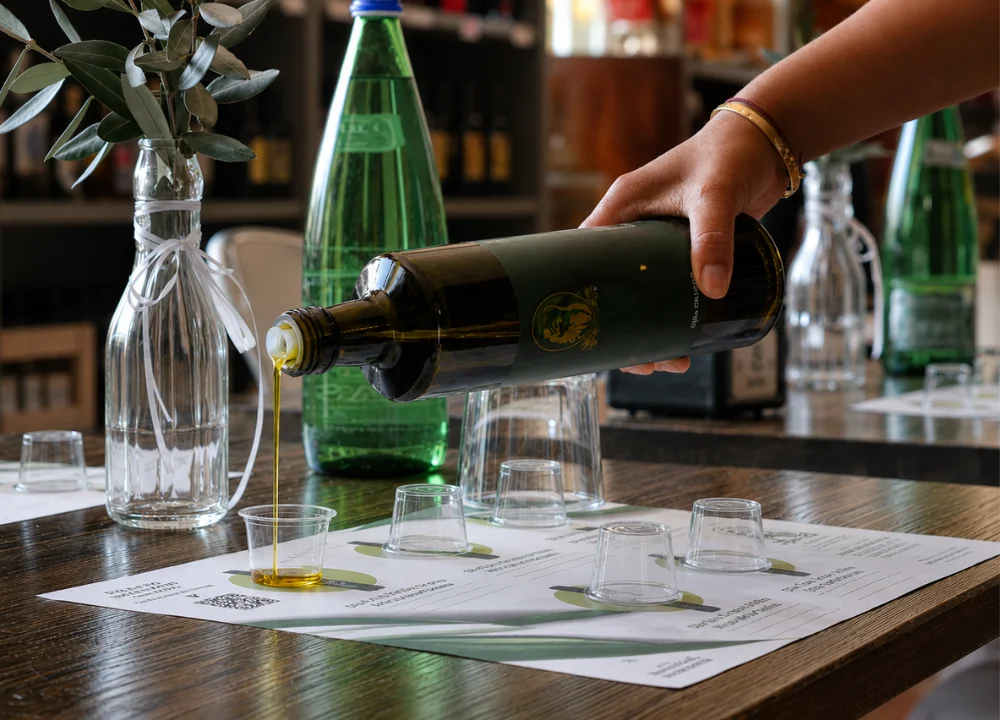 Degustazione di olio e vini in Umbria tra ulivi, vigneti e sapori biologici