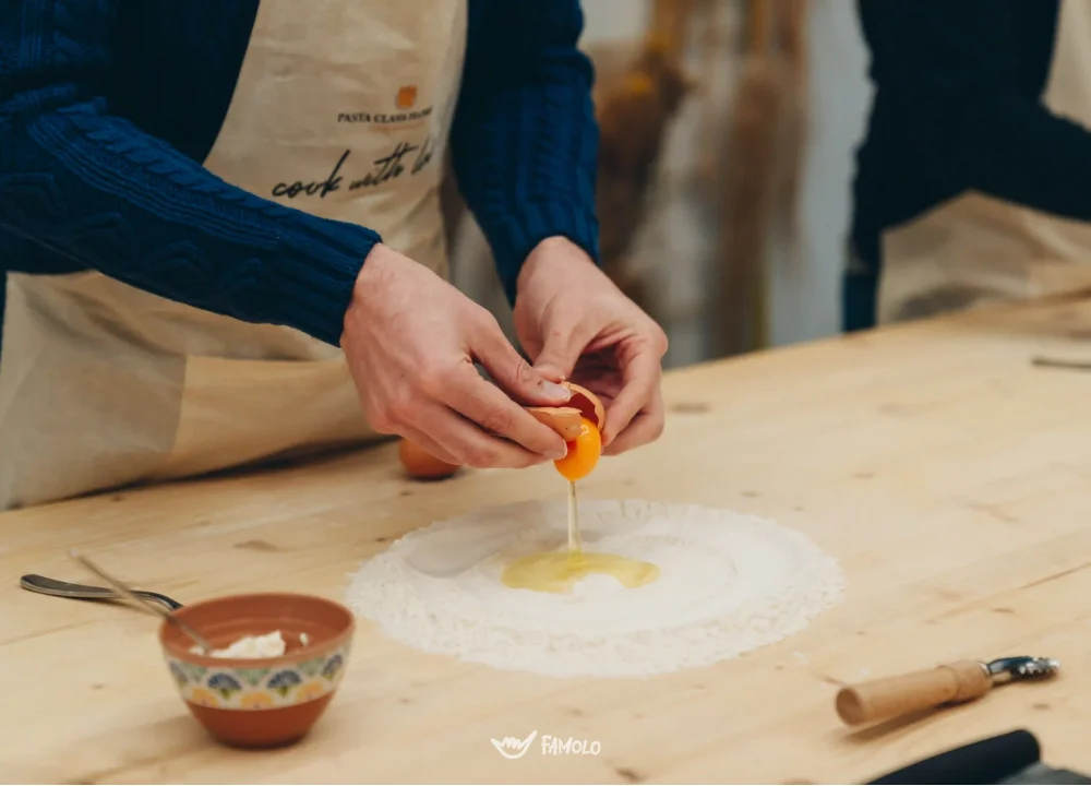 Corso privato di pasta fresca a Firenze con menu personalizzato e vino toscano